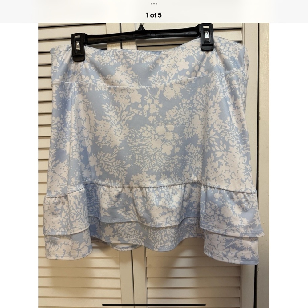 Women’s Crown & Ivy Pull On Stretch Blue & White Floral Ruffle Hem Skort XL